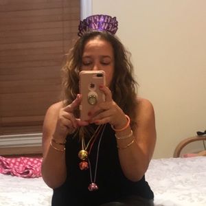 Meet your Posher, Aida